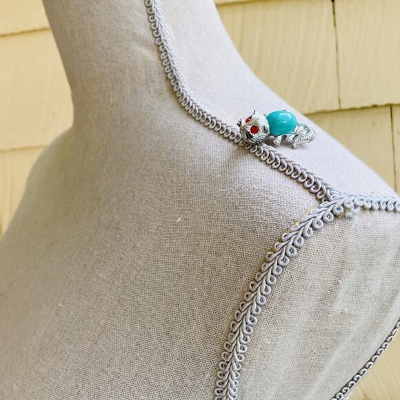 VTG 60s Quirky Cat Brooch Red Eyes Teal Belly Mid Century Figural Shoulder Pin - Picture 4 of 12